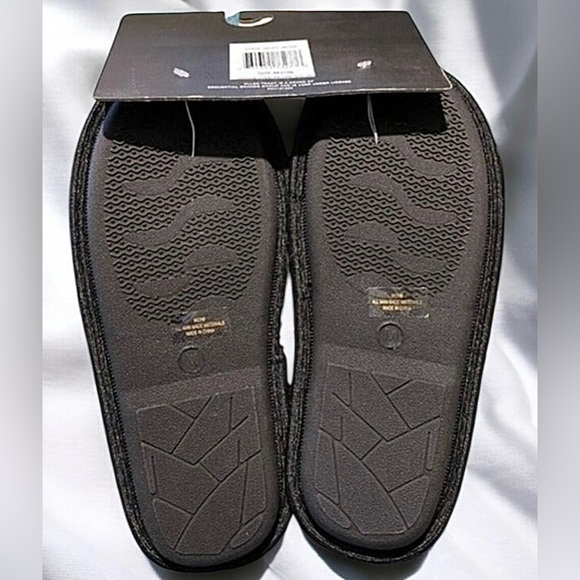 Size 7/8……Floral 3D Embroidered Soft & Warm Slippers. New…..Ellen Tracy - Picture 8 of 8